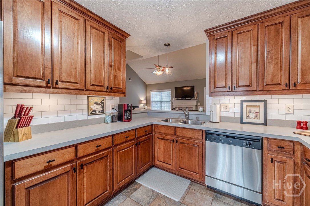 347 Arbor Rd S West Monroe, GA 30656 - Photo 8 of 40