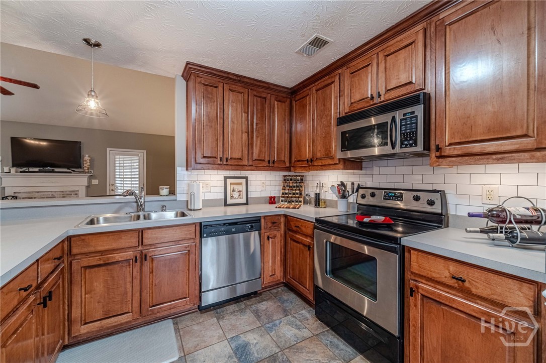 347 Arbor Rd S West Monroe, GA 30656 - Photo 9 of 40