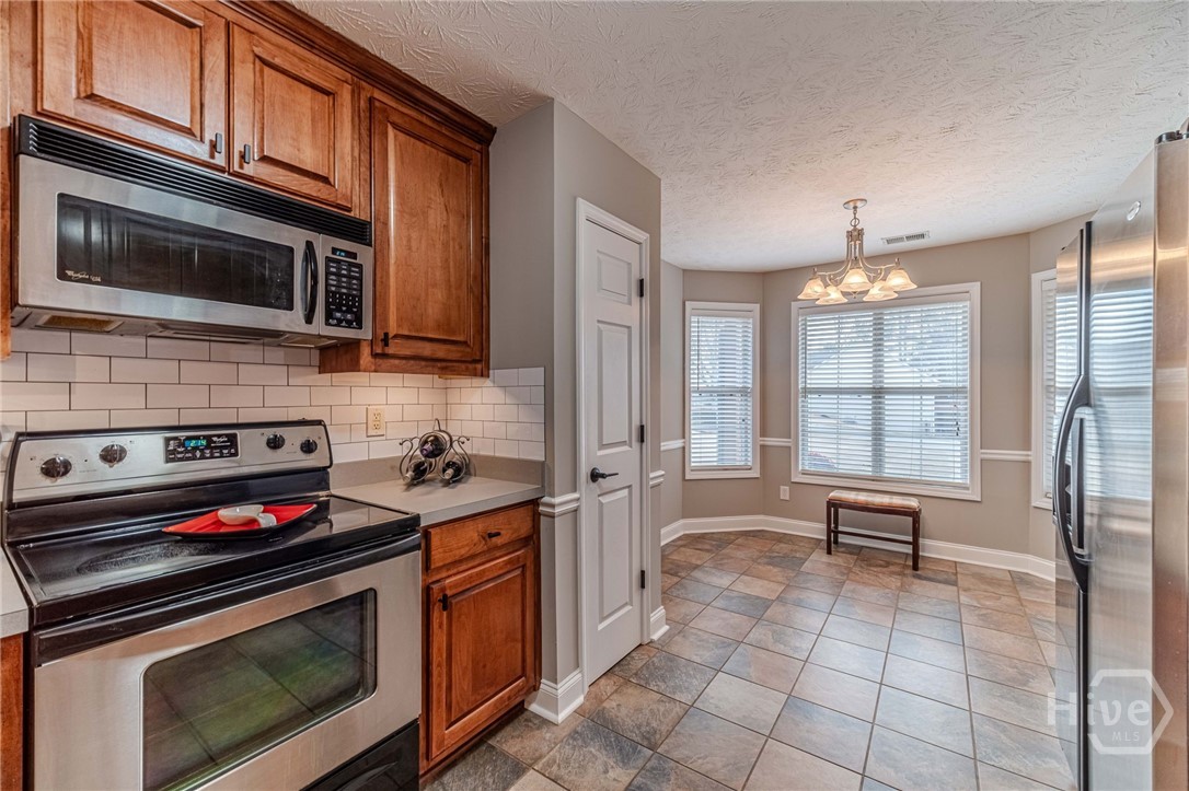 347 Arbor Rd S West Monroe, GA 30656 - Photo 10 of 40