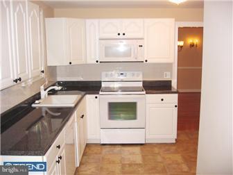 220 Friendship Road Drexel Hill, PA 19026 - Photo 5 of 6
