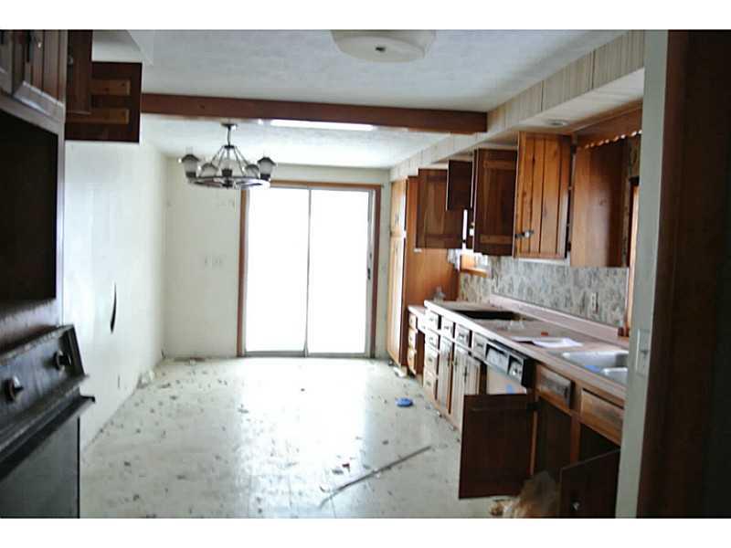 719 Seven Hills Road Chicora, PA 16025 - Photo 4 of 8 Kitchen.