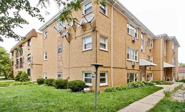 $1,600 | 5484 West Higgins Avenue, Unit GC, Chicago, IL 60630
