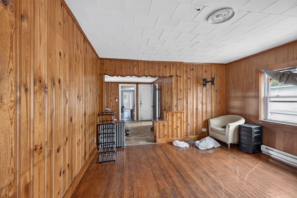 243 Central Street Springfield, MA 01105 - Photo 7 of 37