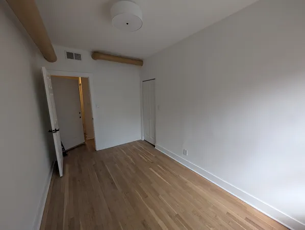 $2,200 | 1522 West Ardmore Avenue, Unit 2W, Chicago, IL 60660