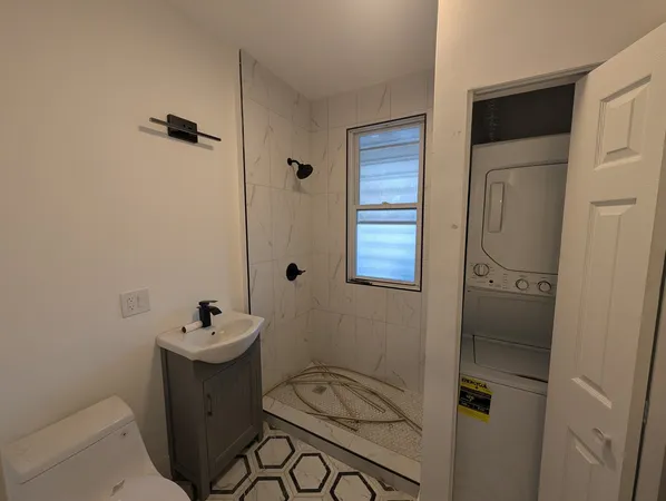 $2,200 | 1522 West Ardmore Avenue, Unit 2W, Chicago, IL 60660