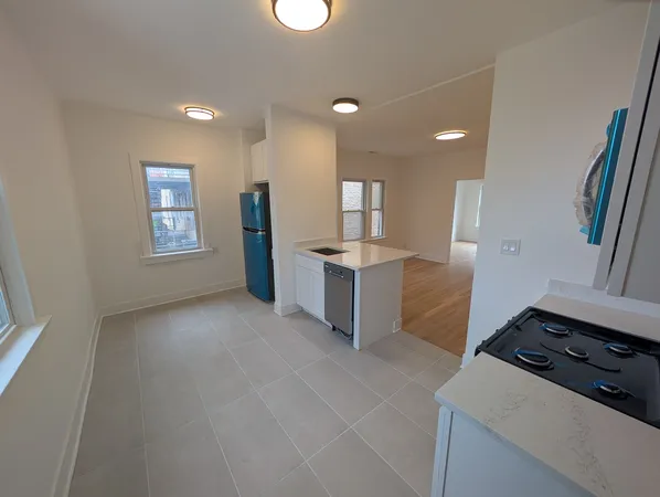 $2,200 | 1522 West Ardmore Avenue, Unit 2W, Chicago, IL 60660