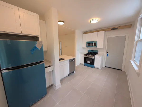 $2,200 | 1522 West Ardmore Avenue, Unit 2W, Chicago, IL 60660