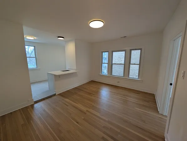 $2,200 | 1522 West Ardmore Avenue, Unit 2W, Chicago, IL 60660