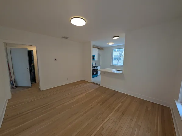 $2,200 | 1522 West Ardmore Avenue, Unit 2W, Chicago, IL 60660