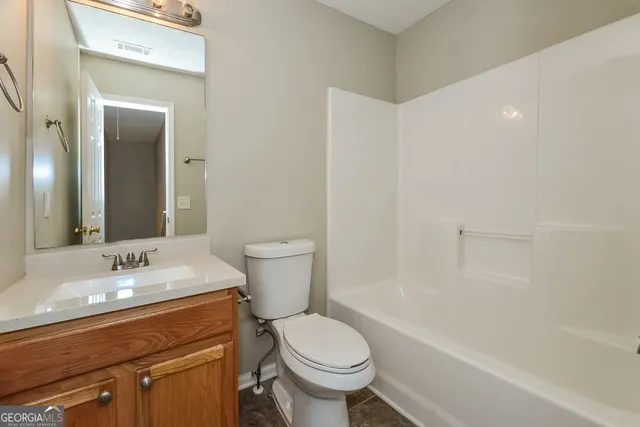 $1,690 | 815 Lakeside Circle, Covington, GA 30016