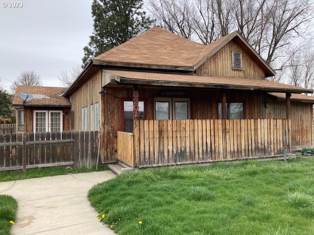 3201 Northeast Riverside Ave  