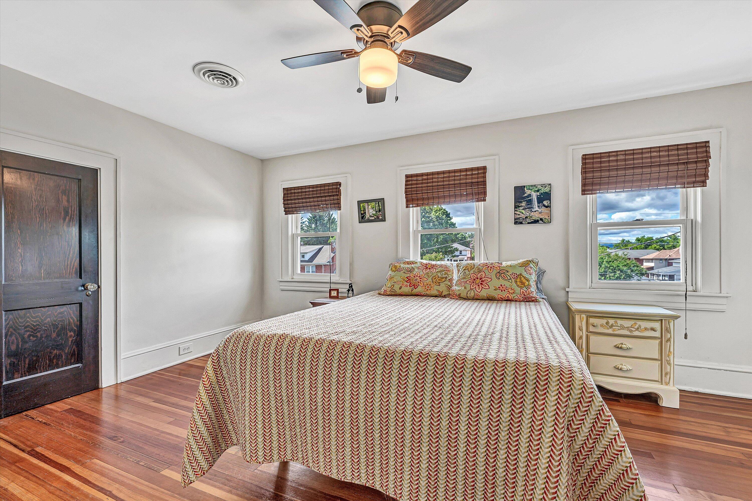 2416 Lofton Road Southwest Roanoke, VA 24015 - Photo 22 of 54 25-DSC06778
