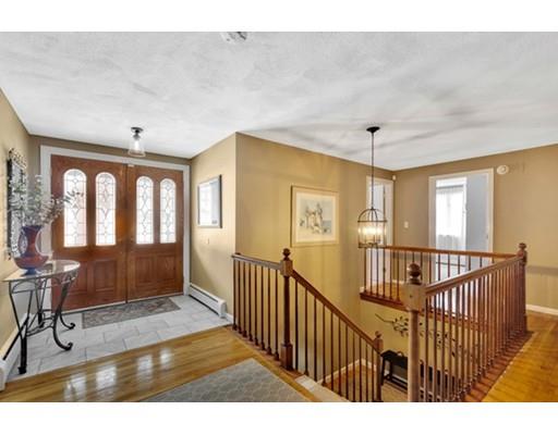 8 Briarwood Road Woburn, MA 01801 - Photo 3 of 30