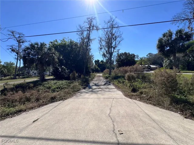 $359,000 | 5780 Dogwood Way, Naples, FL 34116