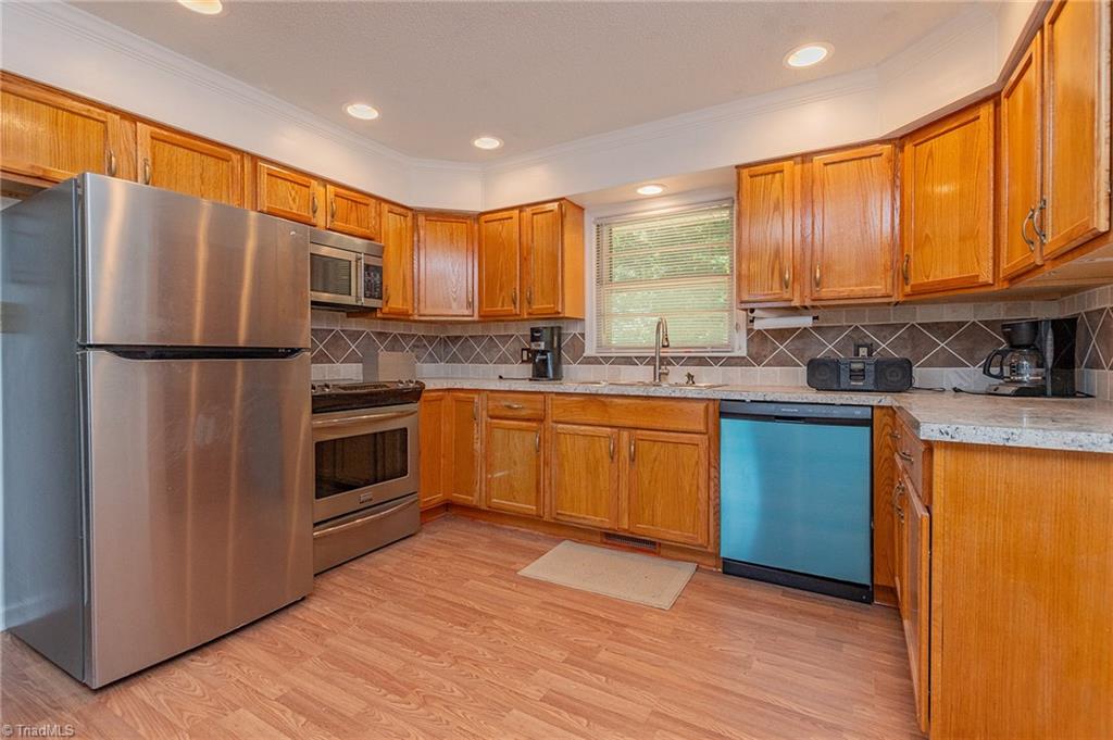 3035 Plantation Road Winston-Salem, NC 27105 - Photo 5 of 28