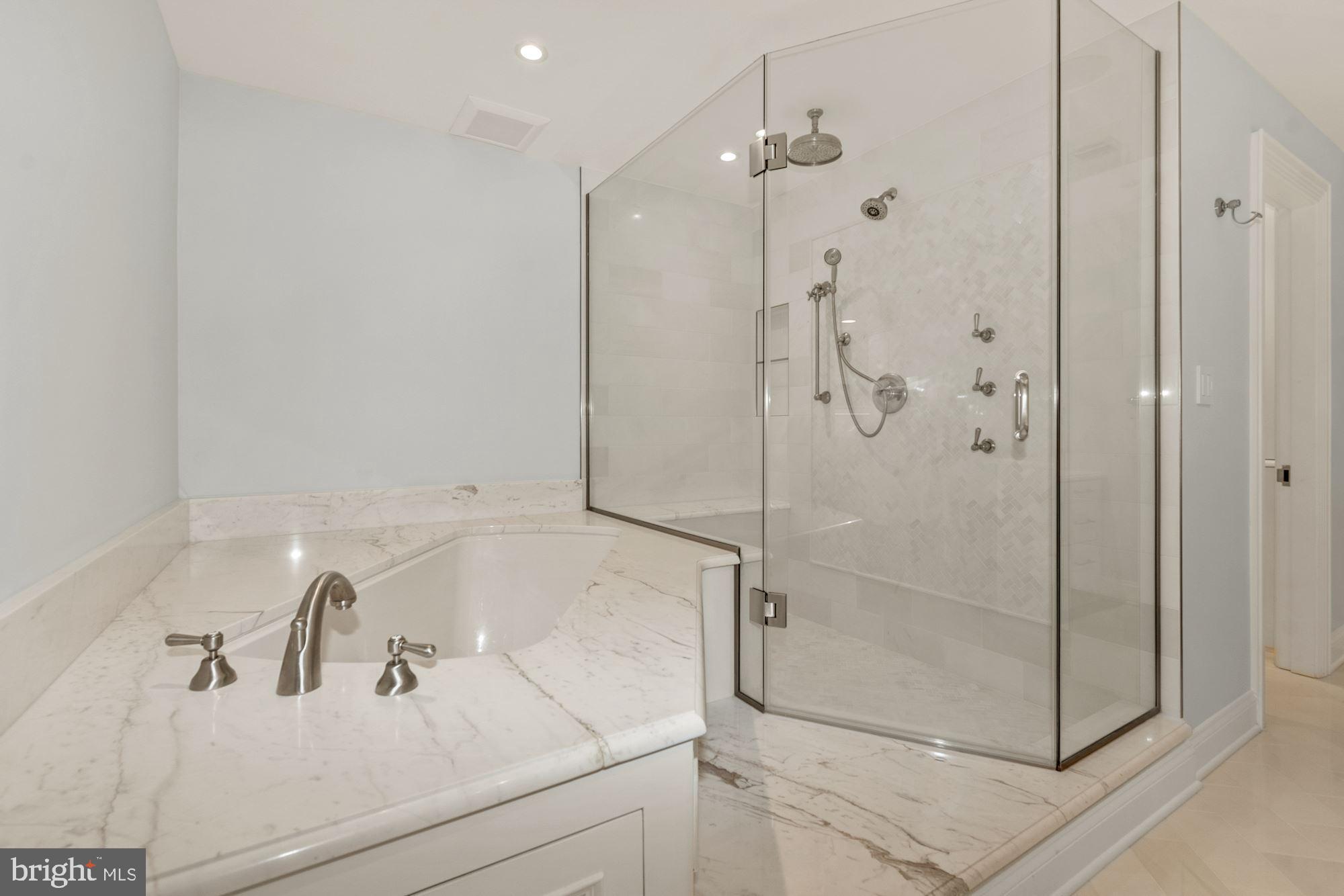 3030 K Street Northwest, Unit 201 Washington, DC 20007 - Photo 12 of 19 En-suite Bath