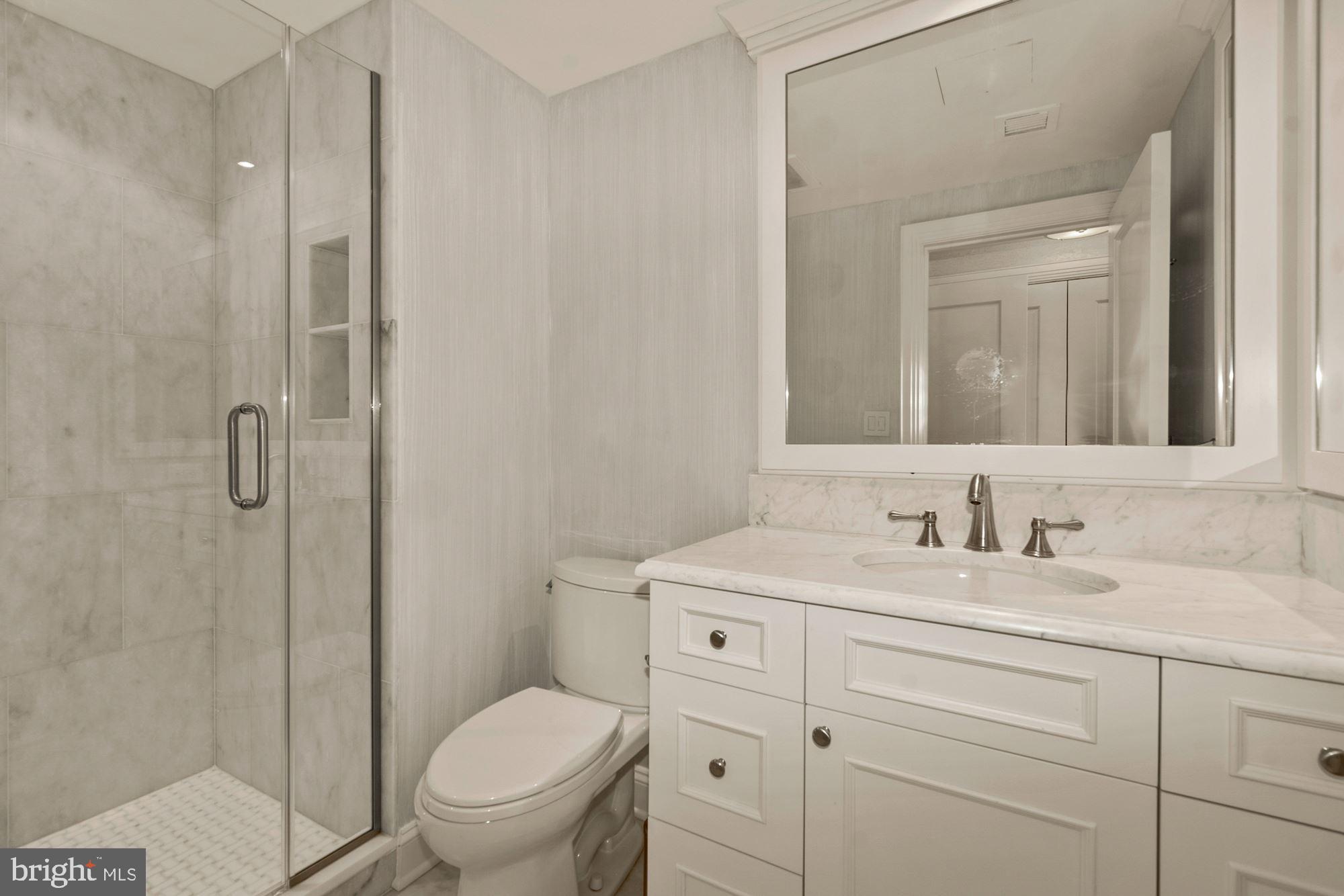 3030 K Street Northwest, Unit 201 Washington, DC 20007 - Photo 15 of 19 En-suite Bath