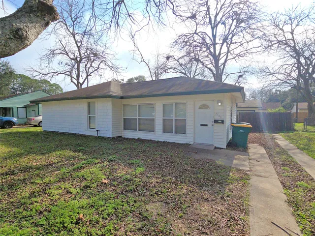$1,545 | 2705 South Crockett Street, La Marque, TX 77568