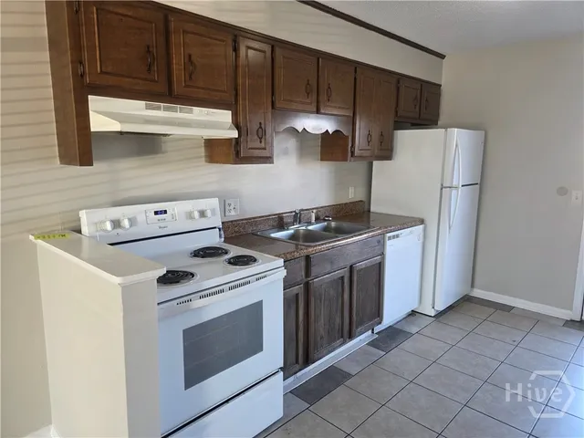 $1,000 | 230 Lanier Drive, Unit 289, Statesboro, GA 30458