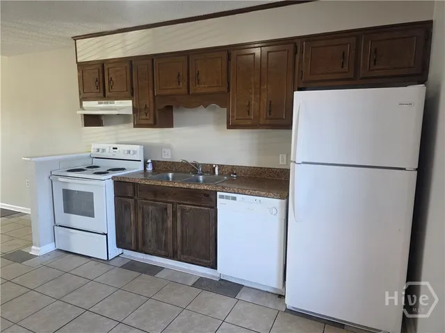 $1,000 | 230 Lanier Drive, Unit 289, Statesboro, GA 30458