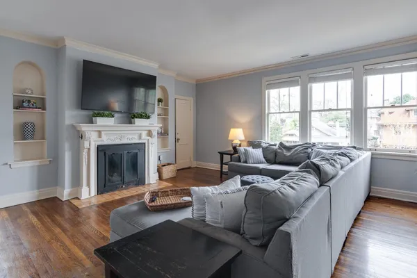 $649,000 | 1499 Harbert Avenue, Memphis, TN 38104