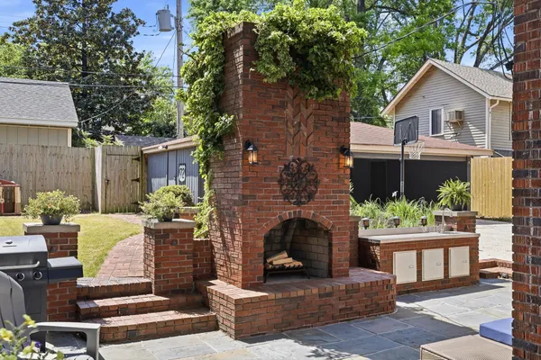 $649,000 | 1499 Harbert Avenue, Memphis, TN 38104