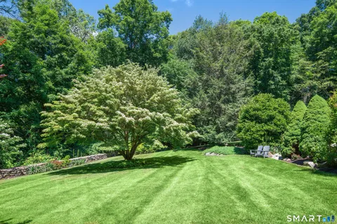$1,750,000 | 15 Hull Place, Ridgefield, CT 06877