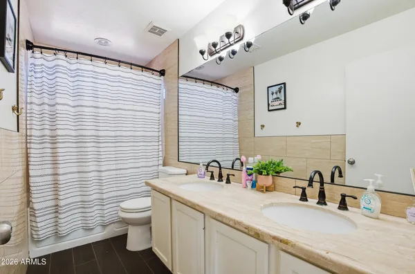 $568,500 | 1413 East Vaughn Avenue, Gilbert, AZ 85234