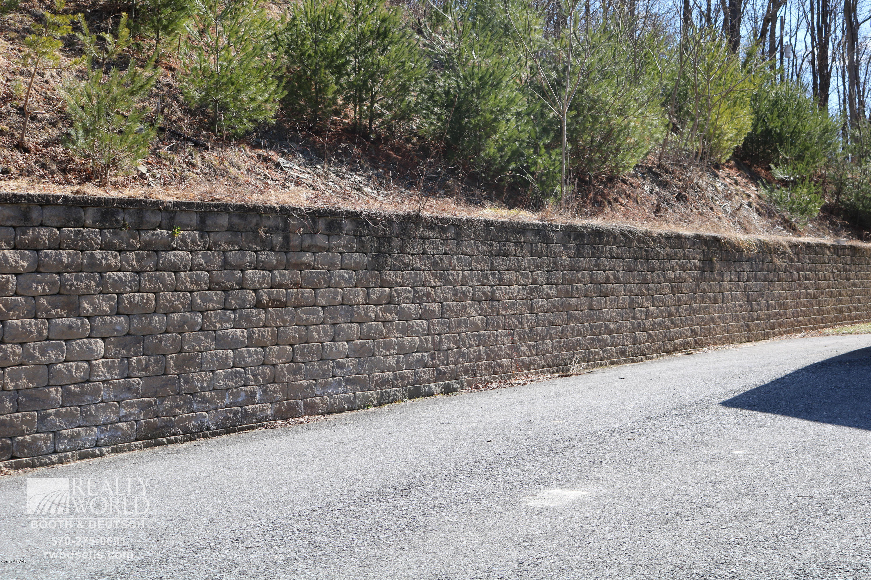 1904 Devon Road Williamsport, PA 17701 - Photo 23 of 24 Retaining wall