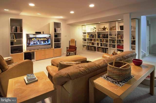 2512 Trophy Lane Reston, VA 20191 - Photo 1 of 16 TV Room