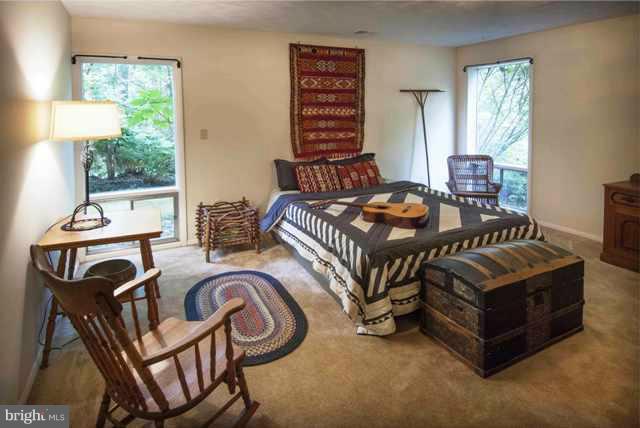 2512 Trophy Lane Reston, VA 20191 - Photo 11 of 16 Guest Room