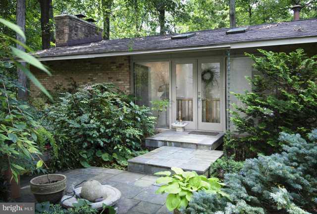 2512 Trophy Lane Reston, VA 20191 - Photo 16 of 16 Entrance