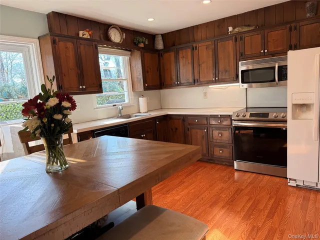 $699,000 | 10 Armell Street, Huntington Station, NY 11746