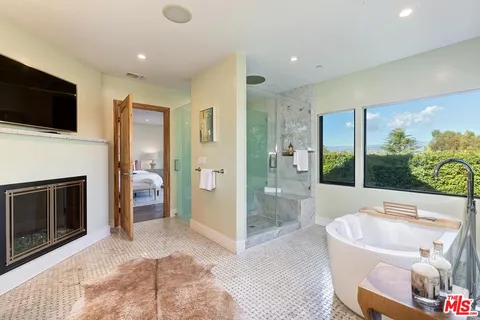 $4,595,000 | 2841 Montcalm Avenue, Los Angeles, CA 90046