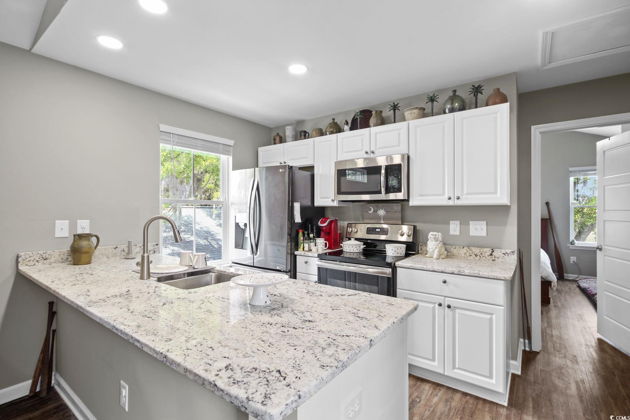 610 Bayview Drive Georgetown, SC 29440 - Photo 8 of 37