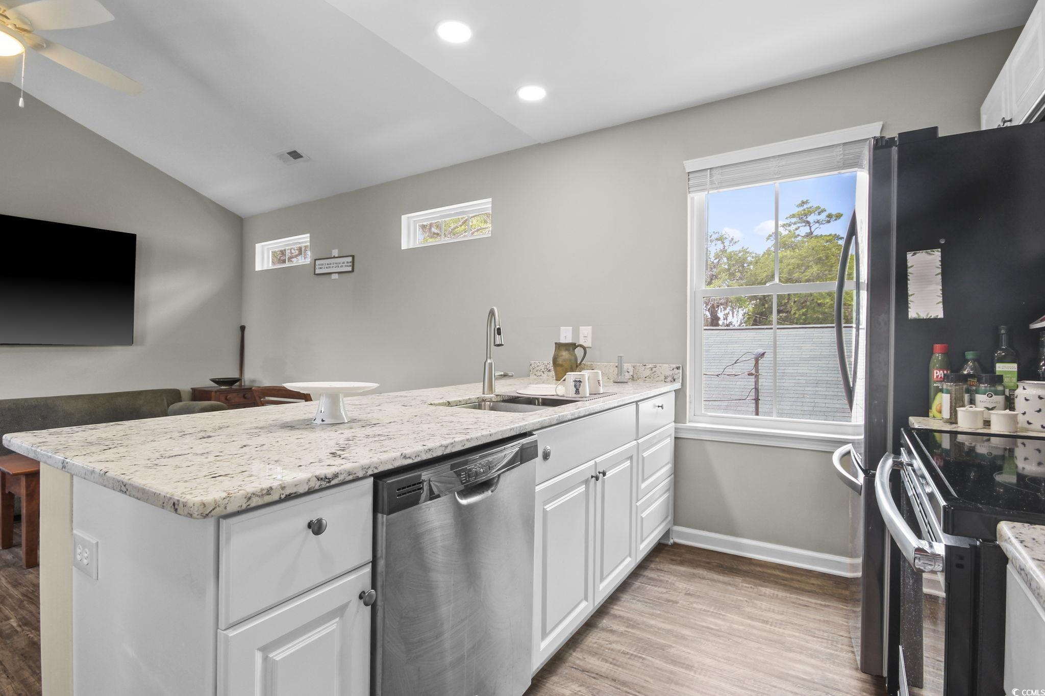 610 Bayview Drive Georgetown, SC 29440 - Photo 9 of 37