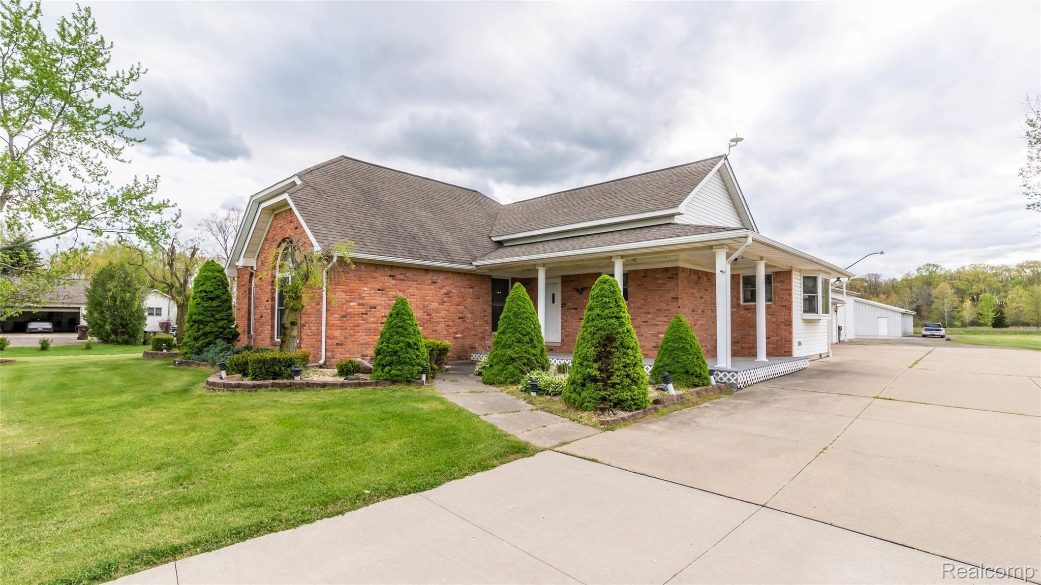 24000 Clark Road Belleville, MI 48111 - Photo 7 of 32 clark1066.jpg