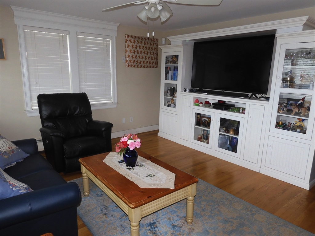 15 Anthony Street Methuen, MA 01844 - Photo 3 of 28