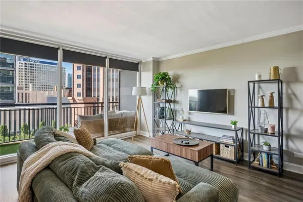 $190,000 | 620 Peachtree Street Northeast, Unit 908, Atlanta, GA 30308