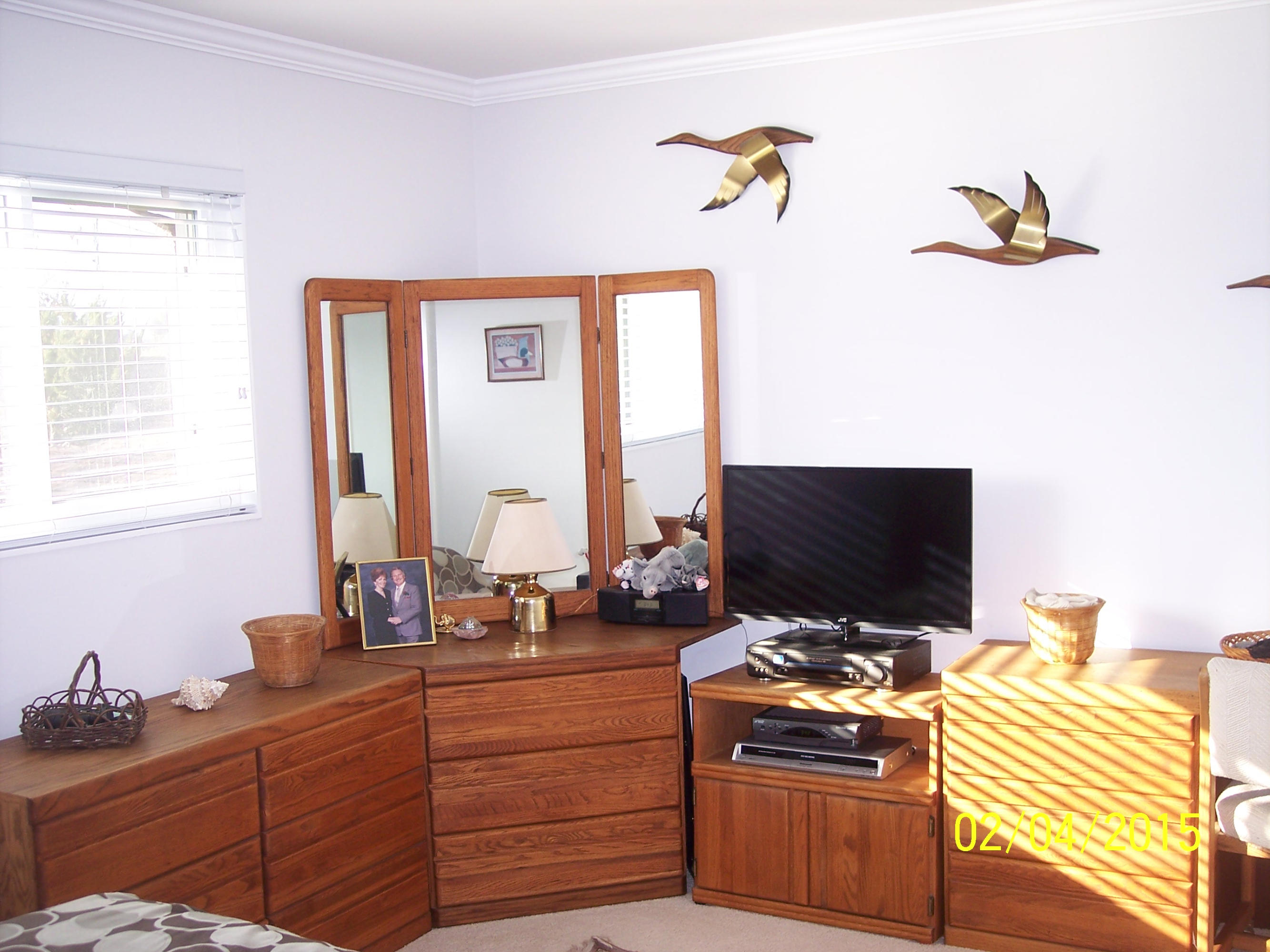 5722 Encina Road, Unit 6 Goleta, CA 93117 - Photo 4 of 22 a living room with furniture and a flat screen tv