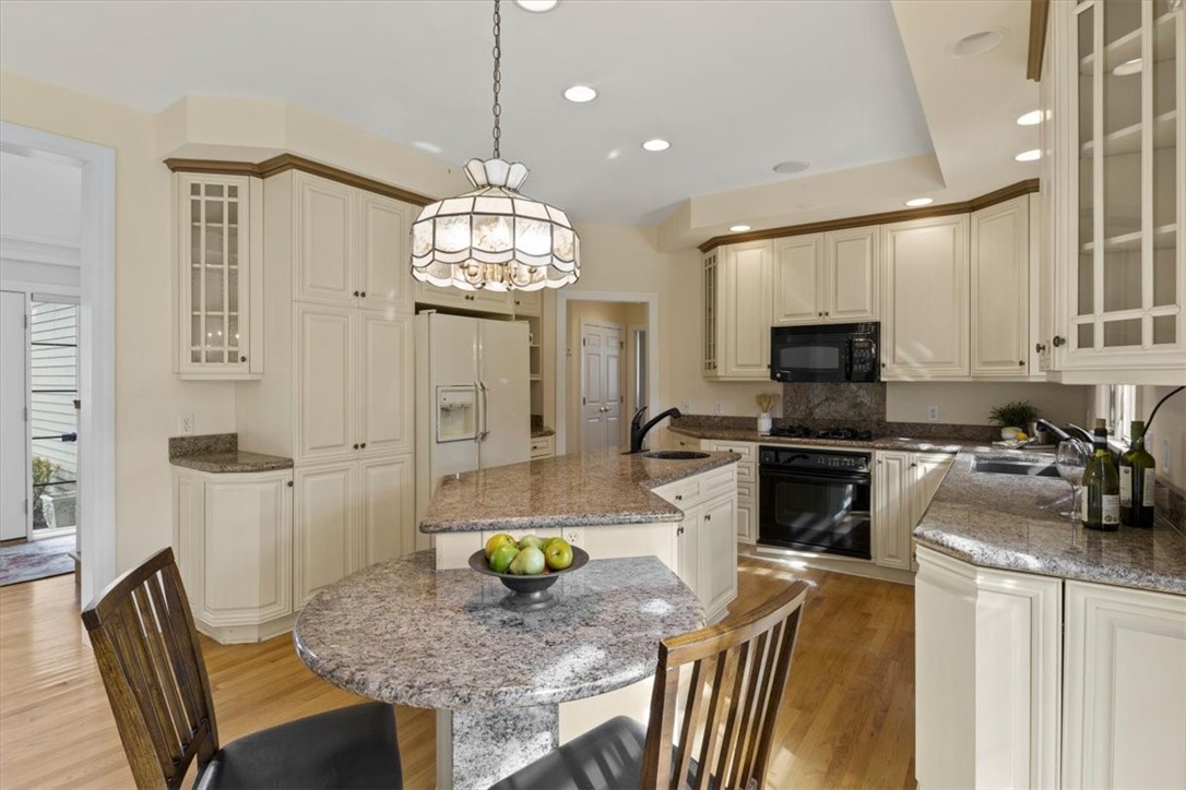 725 Mariner Circle Webster, NY 14580 - Photo 12 of 40