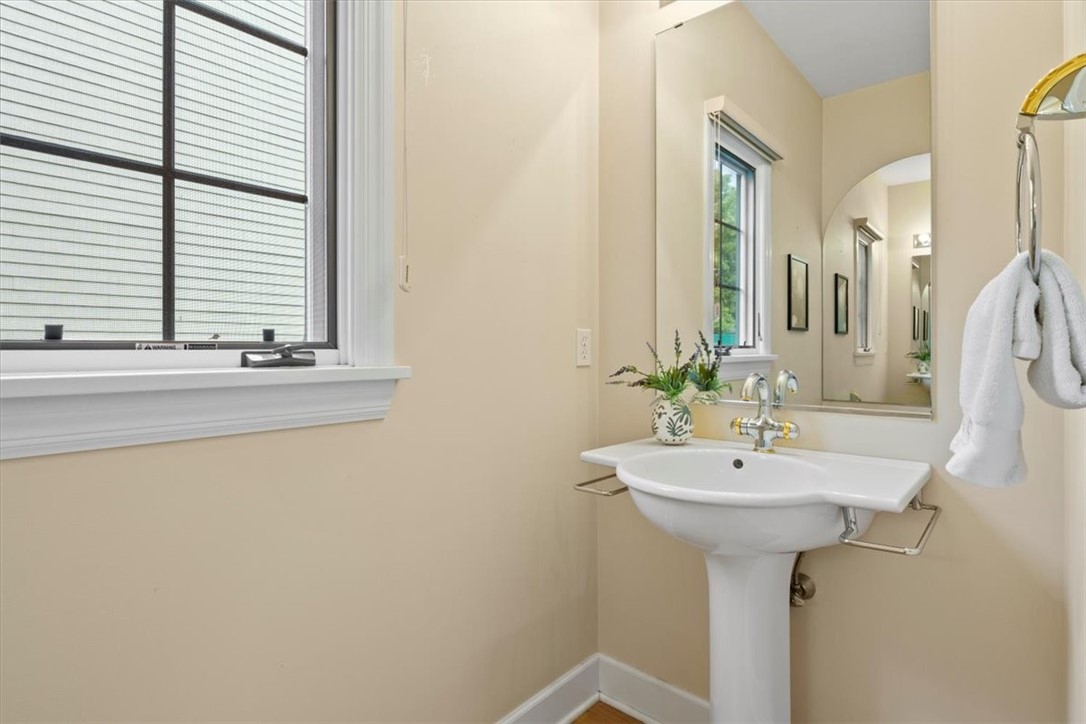 725 Mariner Circle Webster, NY 14580 - Photo 17 of 40