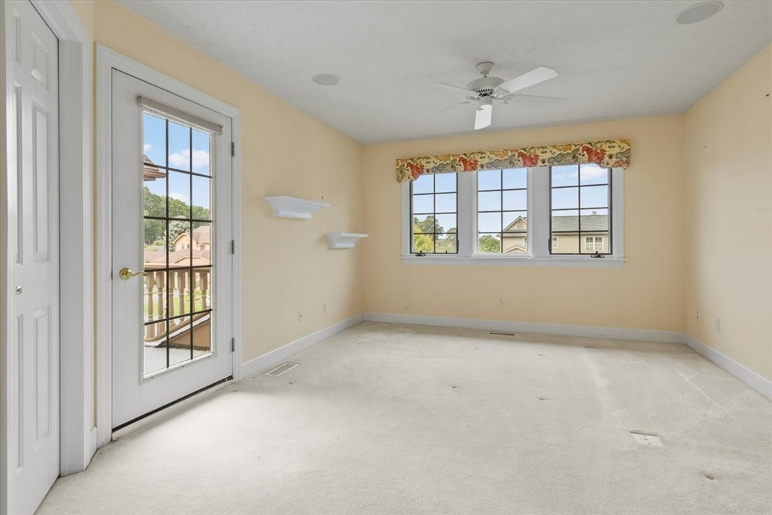 725 Mariner Circle Webster, NY 14580 - Photo 19 of 40