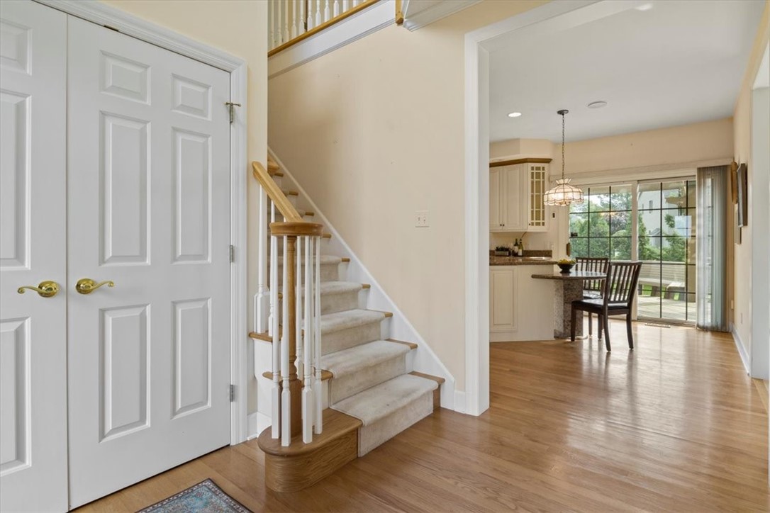 725 Mariner Circle Webster, NY 14580 - Photo 3 of 40