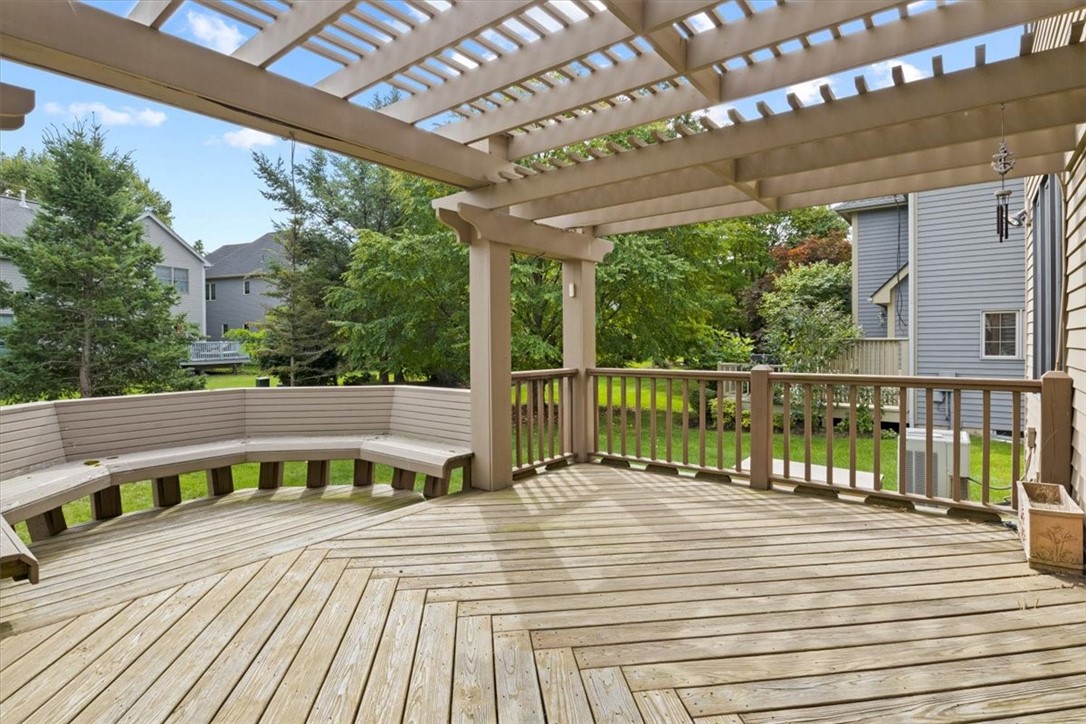 725 Mariner Circle Webster, NY 14580 - Photo 36 of 40