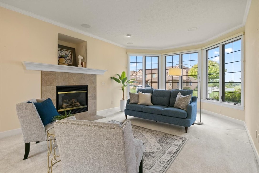 725 Mariner Circle Webster, NY 14580 - Photo 4 of 40