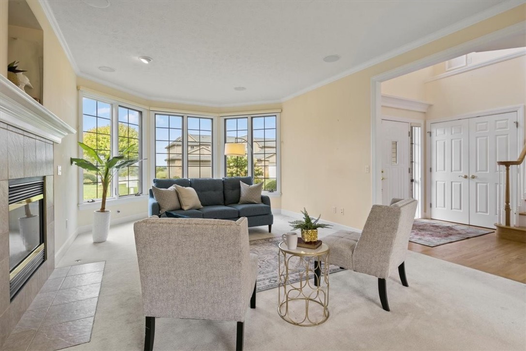 725 Mariner Circle Webster, NY 14580 - Photo 5 of 40