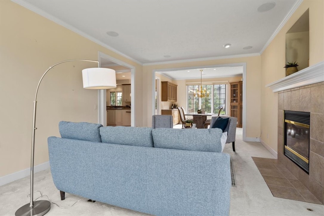 725 Mariner Circle Webster, NY 14580 - Photo 6 of 40