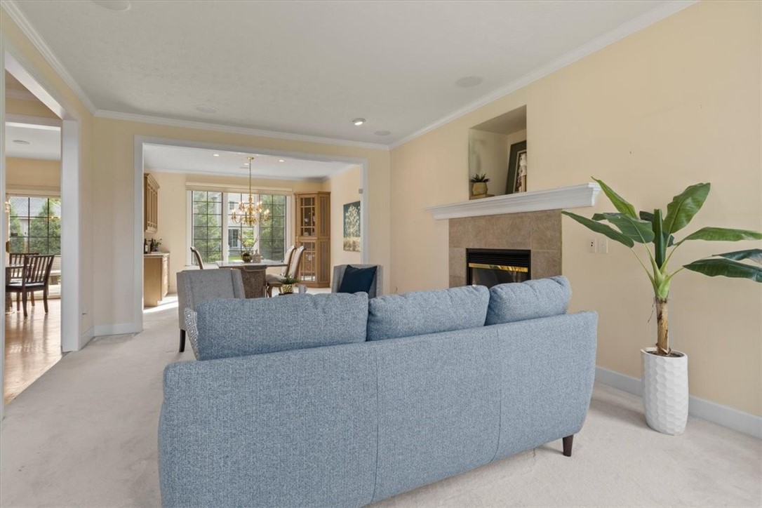 725 Mariner Circle Webster, NY 14580 - Photo 7 of 40