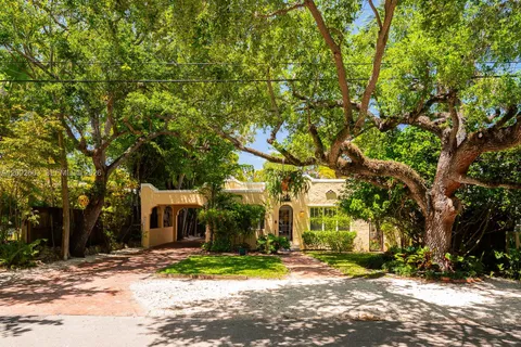 $2,085,000 | 2521 Inagua Avenue, Coconut Grove, FL 33133
